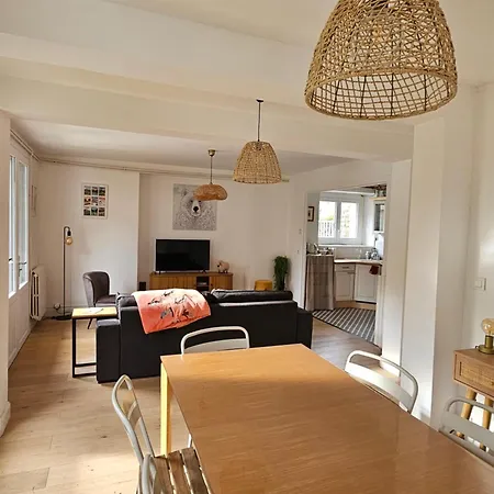 بيت للعطل Maison Avec Jardin Et Place Parking, Centre De Luchon
